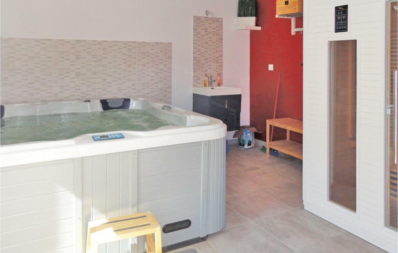 2 Bedroom Amazing Home In 纳博讷 外观 照片