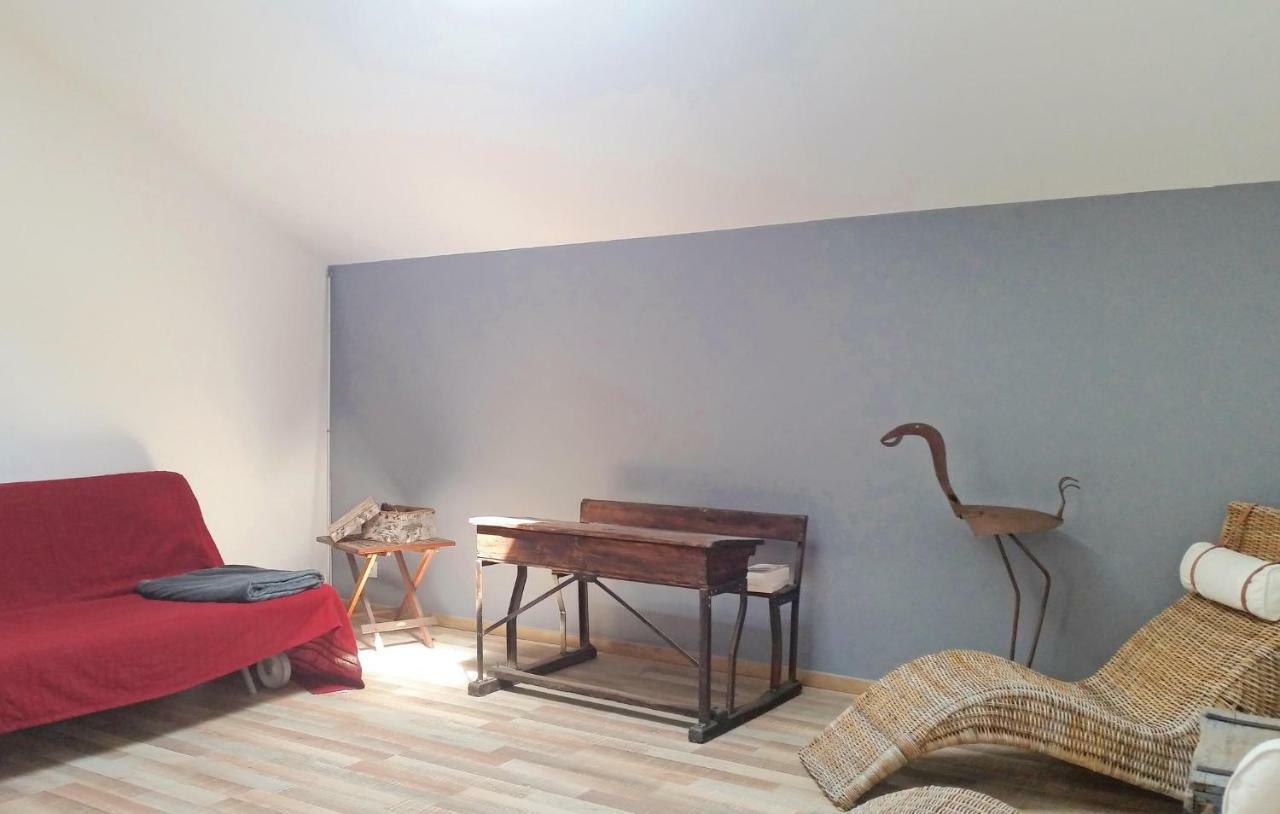 2 Bedroom Amazing Home In 纳博讷 外观 照片